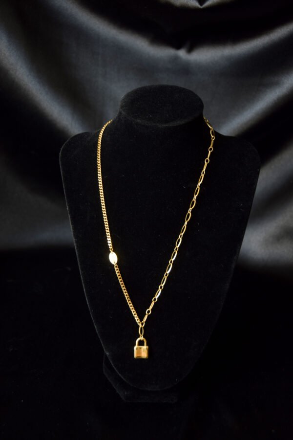 Cadena Candado Dorada