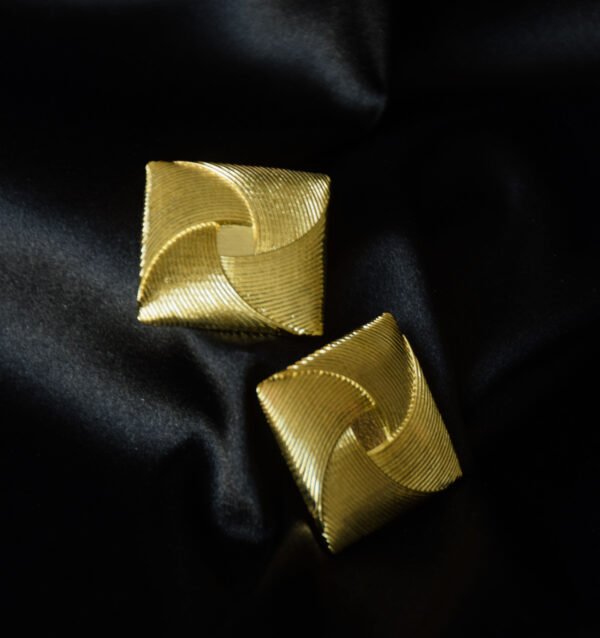 Arracadas Doradas Rectangulares