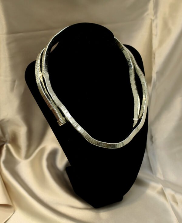 Collar Plateado Flexible