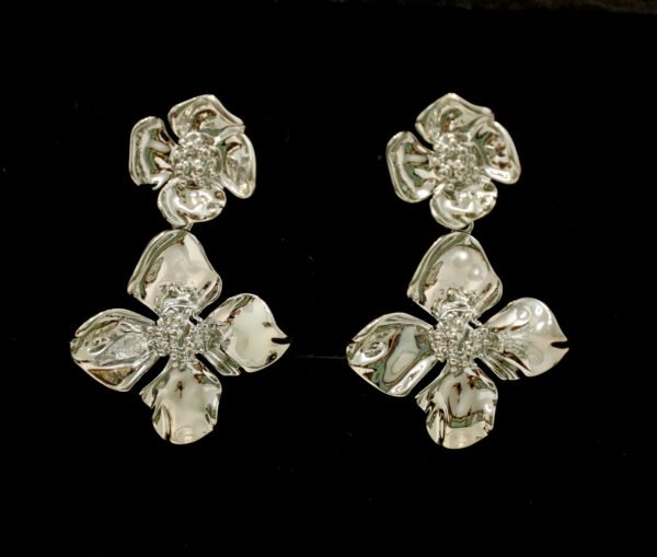 Aretes Plateados Flor