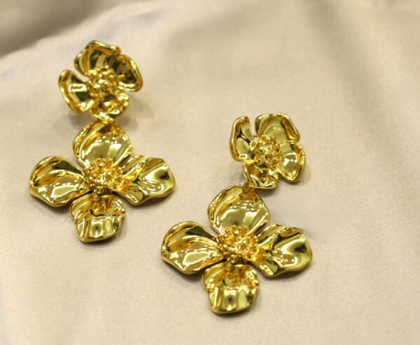 Aretes Dorados Flor