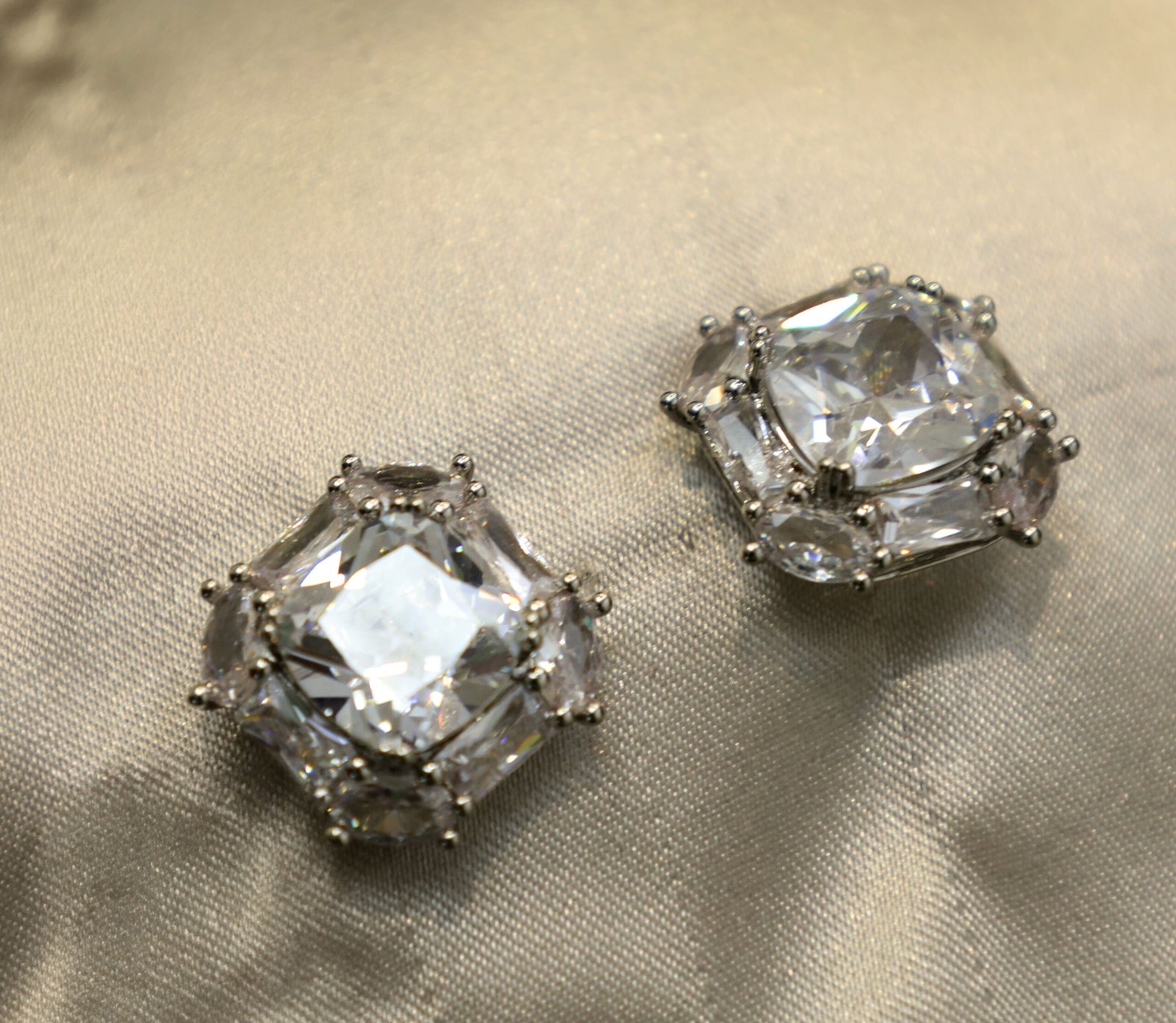 Aretes Grandes Cristal Plateado