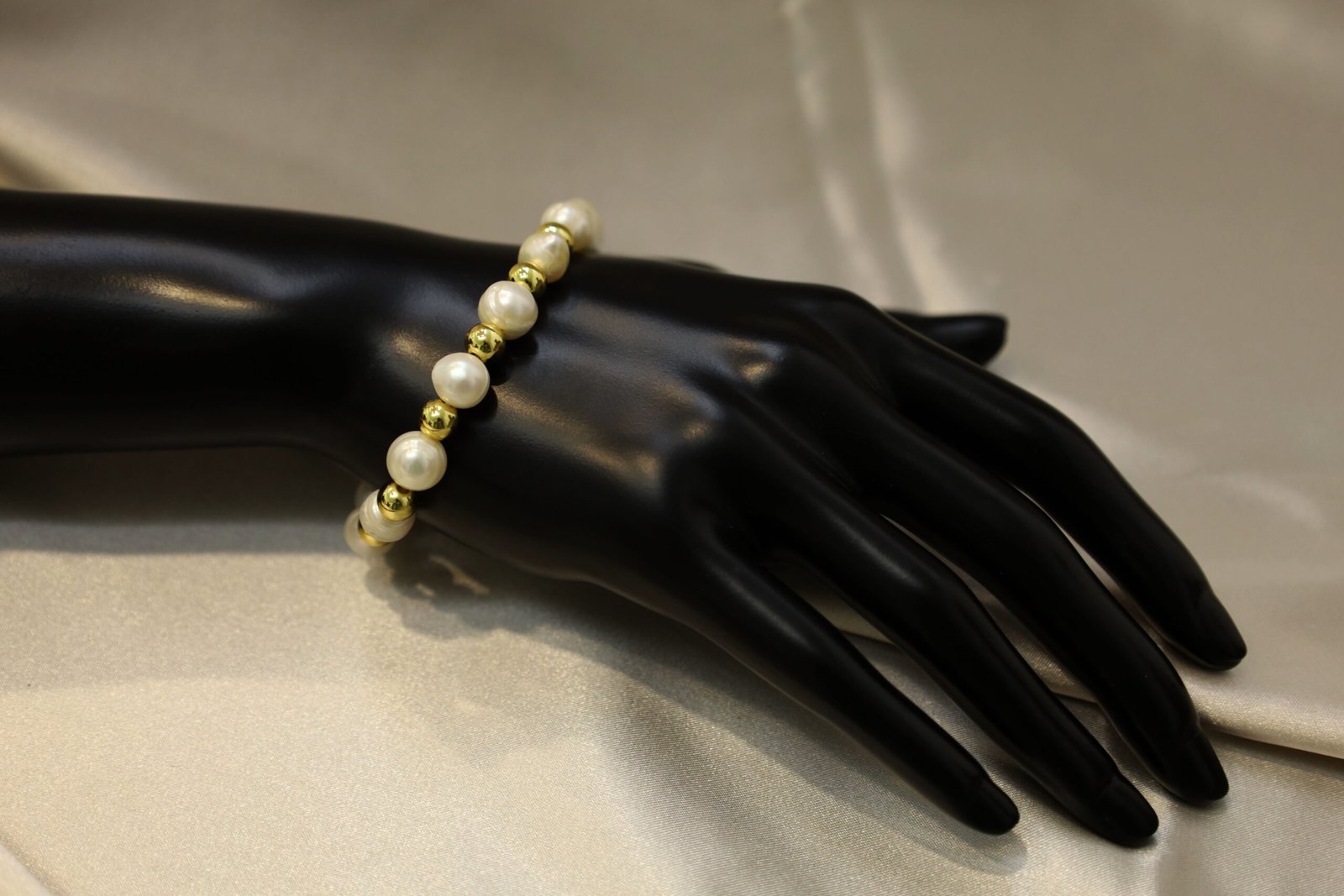 Pulsera Perla Doradas Elástico