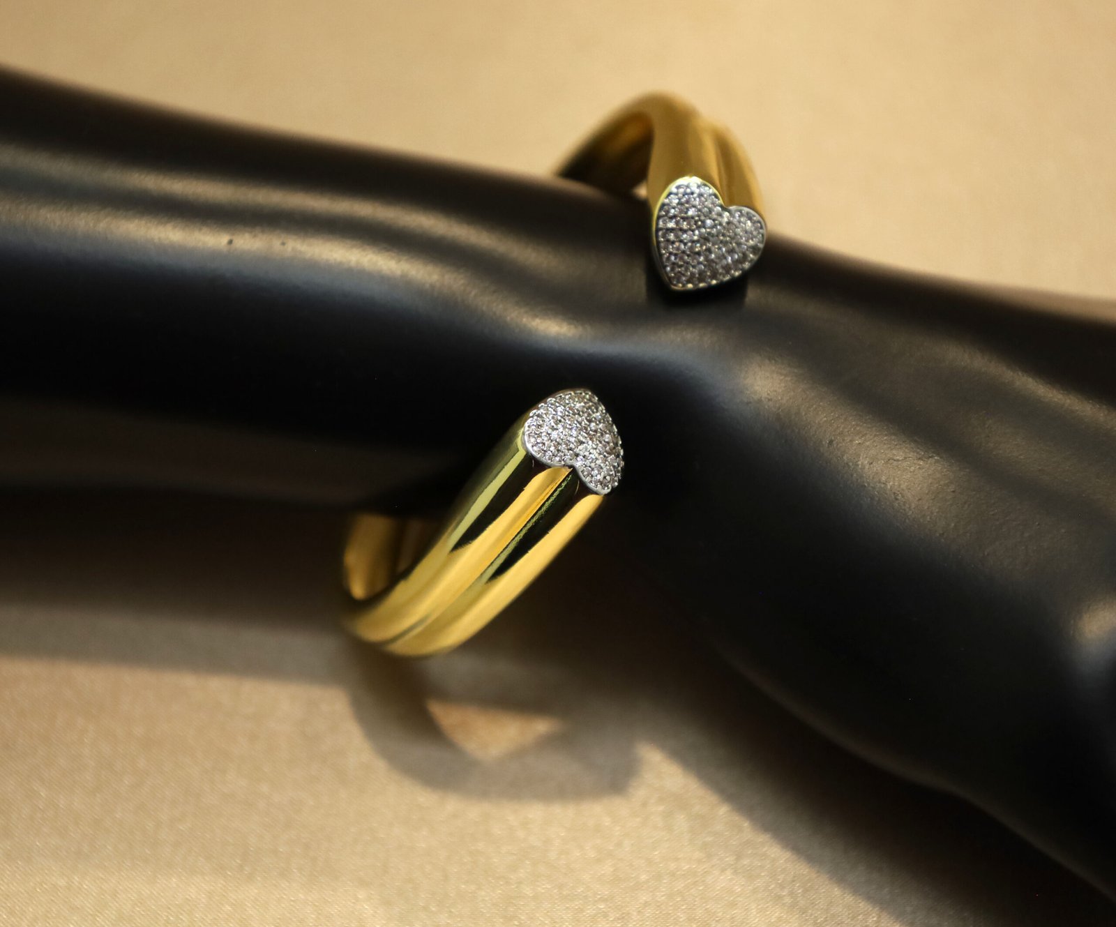 Pulsera ajustable corazones